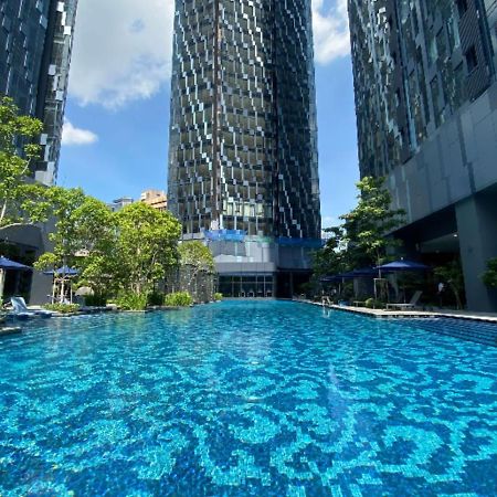 Star Holiday Sky Pool Klcc 쿠알라룸푸르 외부 사진