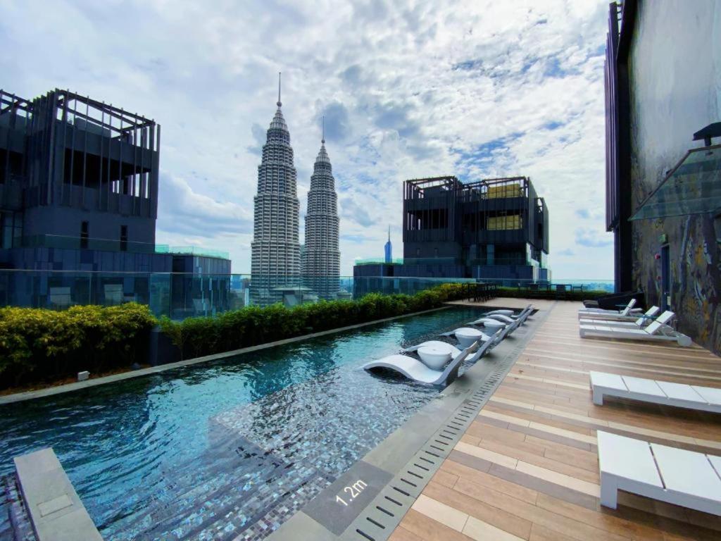 Star Holiday Sky Pool Klcc 쿠알라룸푸르 외부 사진