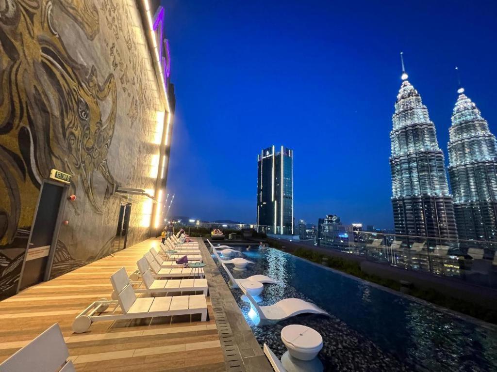 Star Holiday Sky Pool Klcc 쿠알라룸푸르 외부 사진