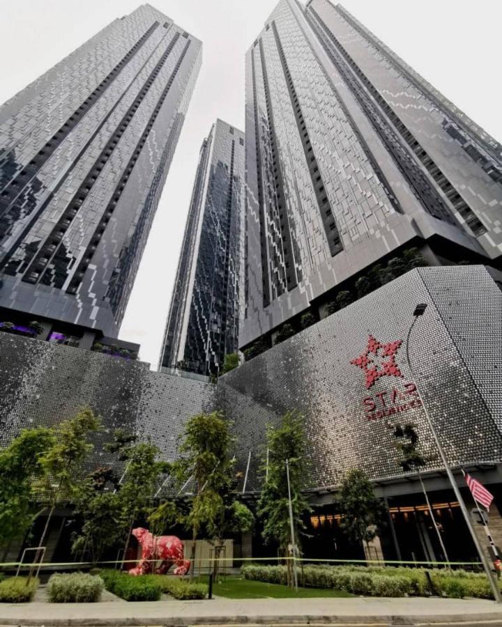 Star Holiday Sky Pool Klcc 쿠알라룸푸르 외부 사진