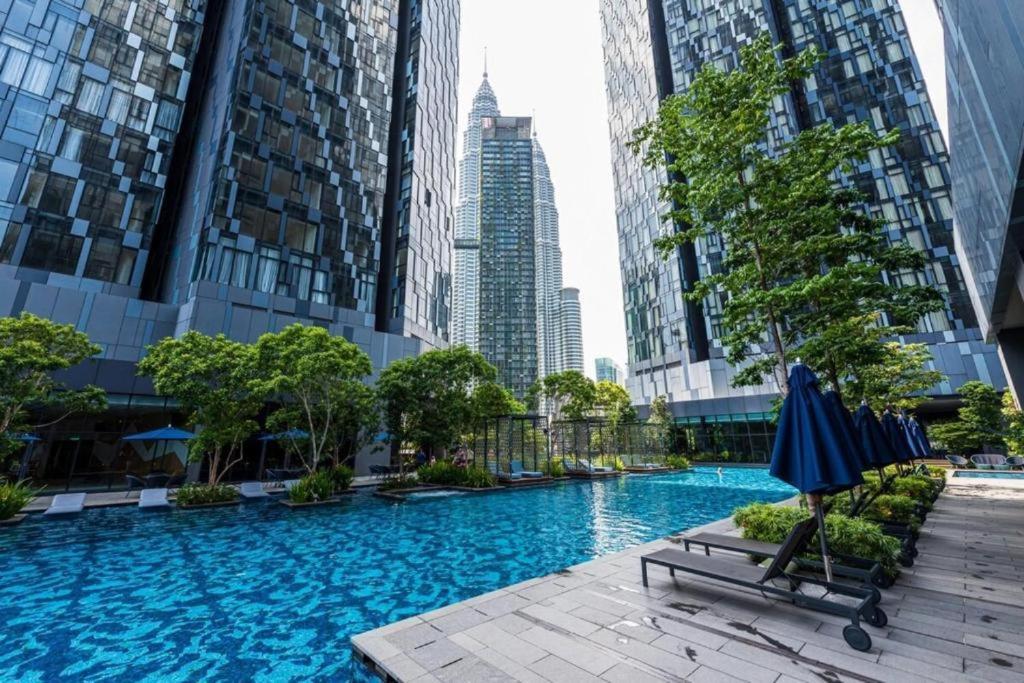Star Holiday Sky Pool Klcc 쿠알라룸푸르 외부 사진