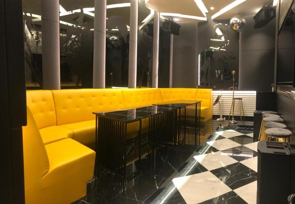 Star Holiday Sky Pool Klcc 쿠알라룸푸르 외부 사진