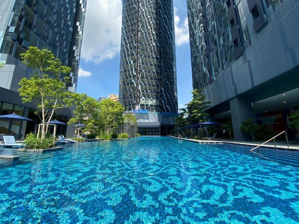 Star Holiday Sky Pool Klcc 쿠알라룸푸르 외부 사진