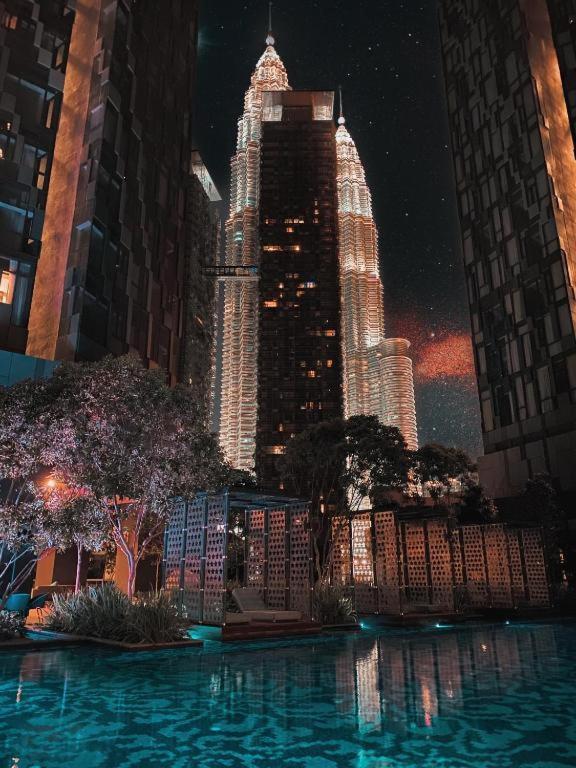 Star Holiday Sky Pool Klcc 쿠알라룸푸르 외부 사진