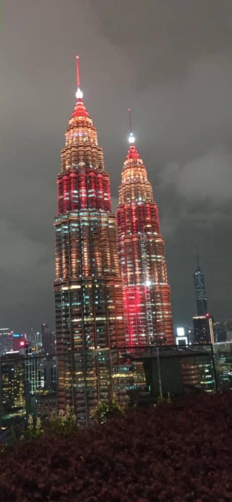Star Holiday Sky Pool Klcc 쿠알라룸푸르 외부 사진